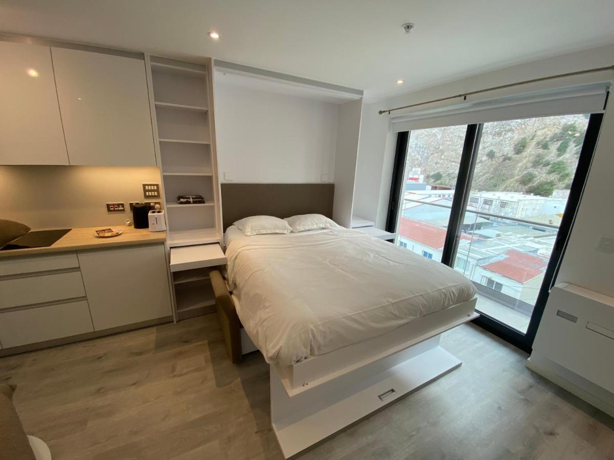 Modern Studio Apartment At The Hub Gibraltar Luaran gambar